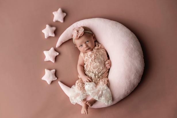 90 Day Fiance: Jasmine Welcomed a Baby Girl! | TLC.com